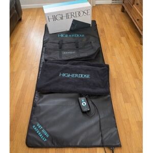 Higherdose Infrared Sauna Blanket with Blanket Insert and Travel Case